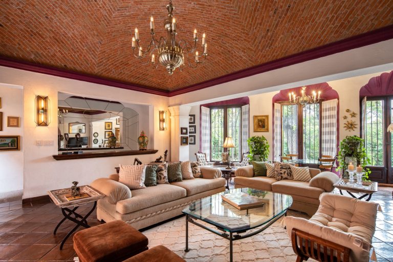 How HOLT Creates Decadent Vacation Homes for Travelers