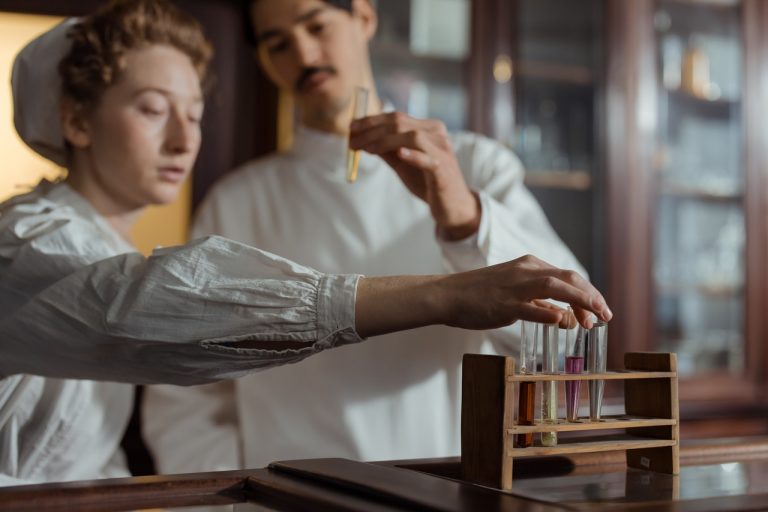 5 Reasons to Become a Pharmacist