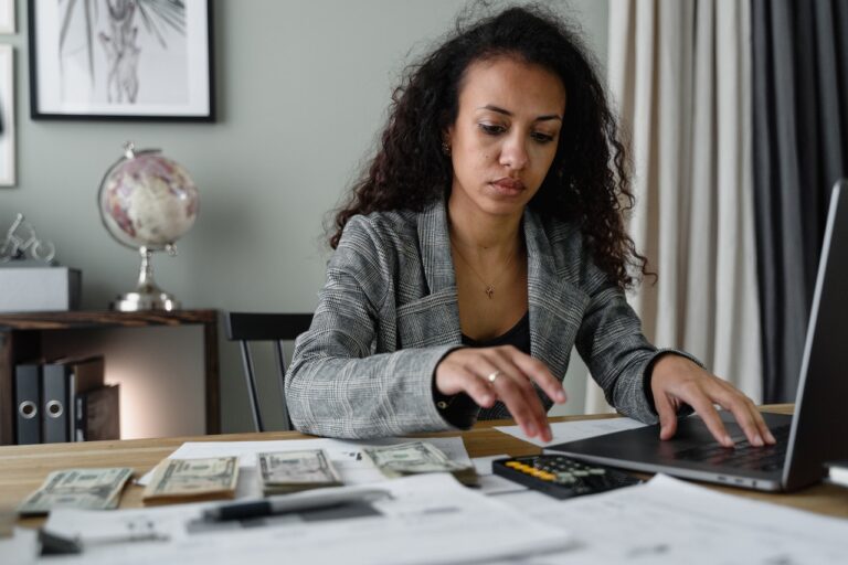 5 HOT Gig Economy Side Hustles To Level Up Your Income in 2023