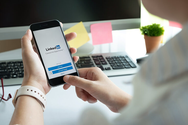 Need Help with Your LinkedIn Ad Marketing? Robert Arloro Tells You How to Get the Most Bang for Your Buck