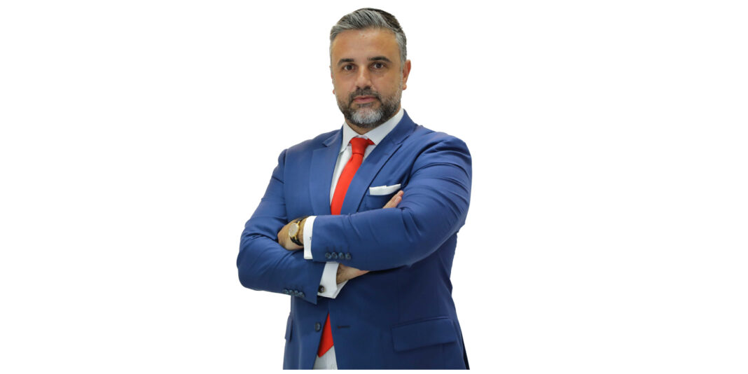 Christopher Flinos